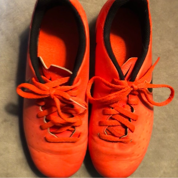 Magista Nike Youth Soccer Cleats - Picture 4 of 6